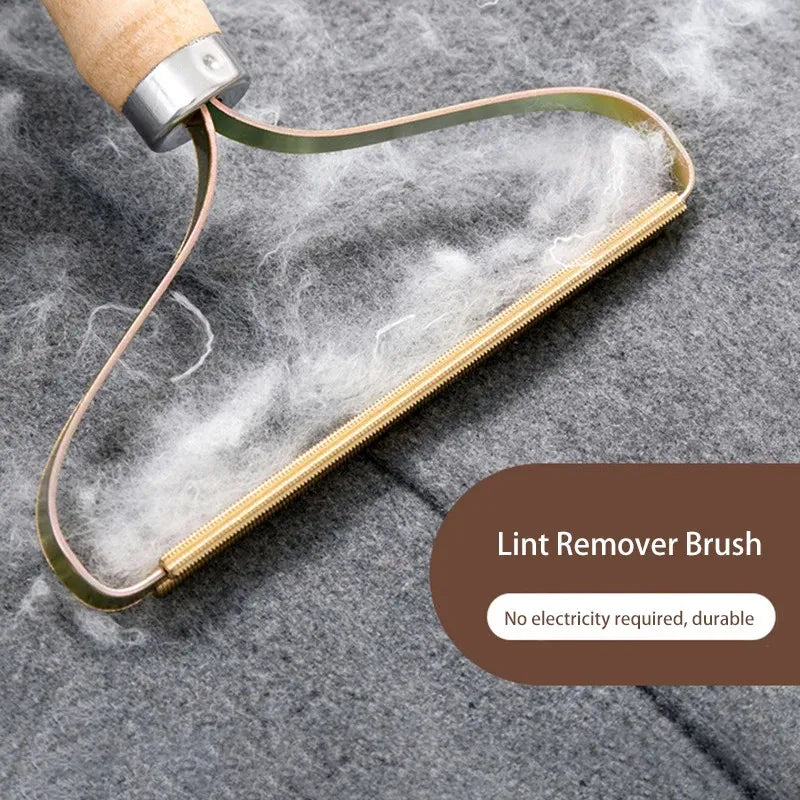 Manual lint remover tool for pet hair and fabric fuzz